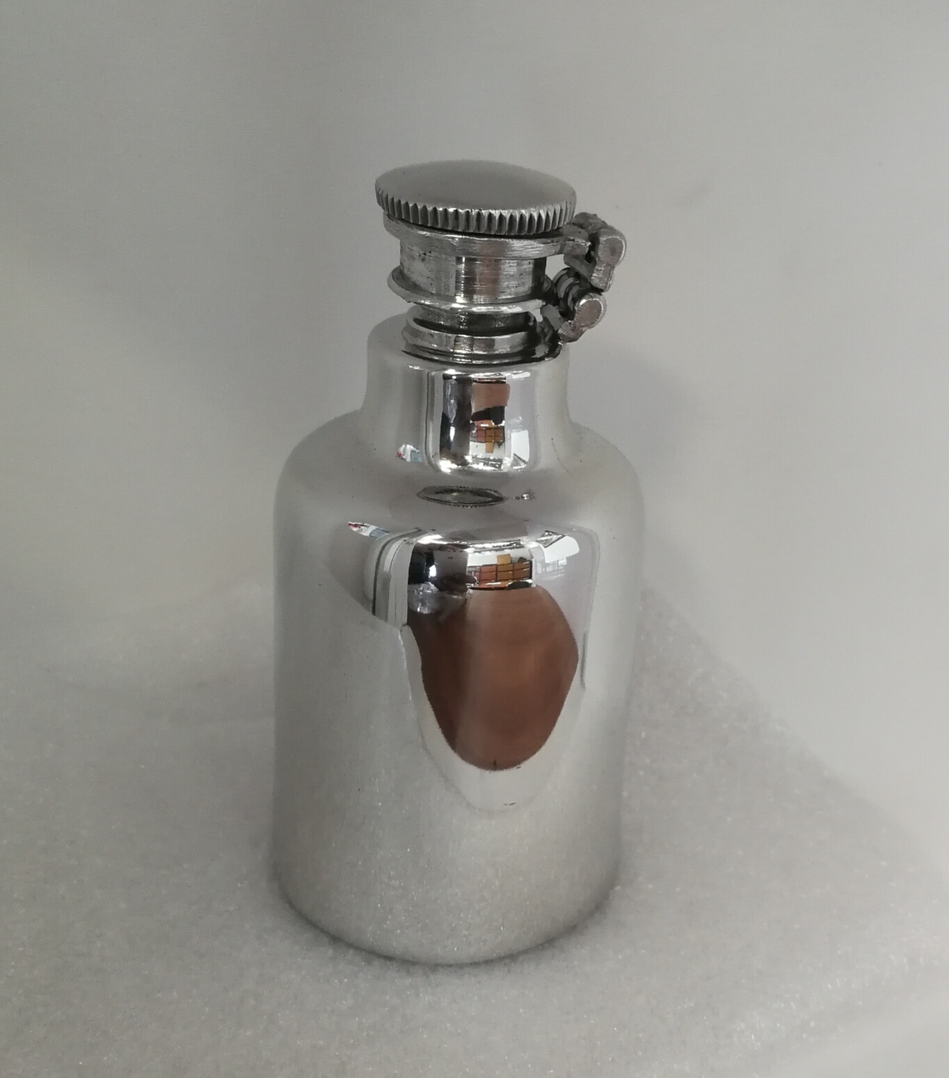 F108 5 oz pewter bottle flask with captive top